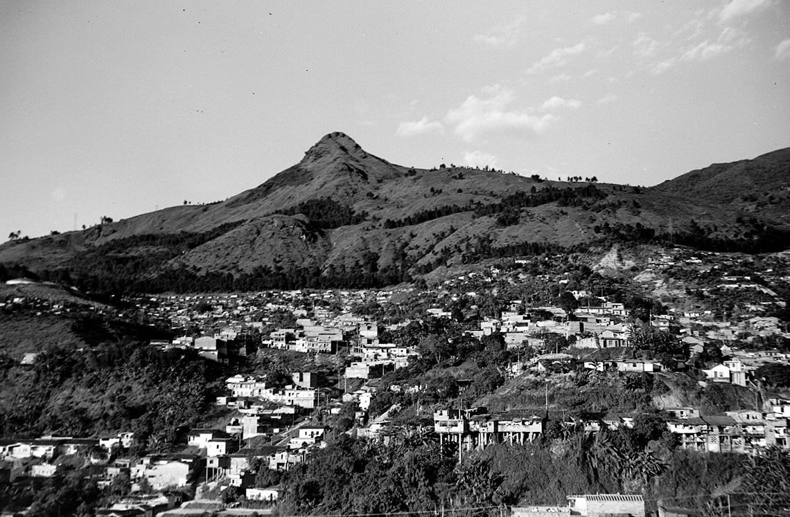 Cerro Pan de Azúcar. Gabriel Carvajal, 1982. Archivo BPP.