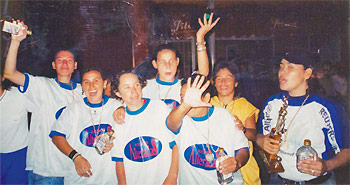 Doris y su equipo el día que ganaron el campeonato de fútbol para lesbianas